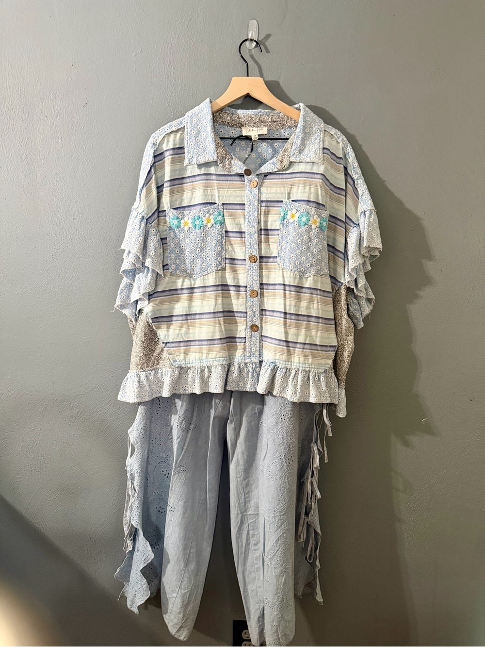 Oli & Hali Set Light Blue Striped Ruffle Button-Front Shirt w/Embroidered Pocket